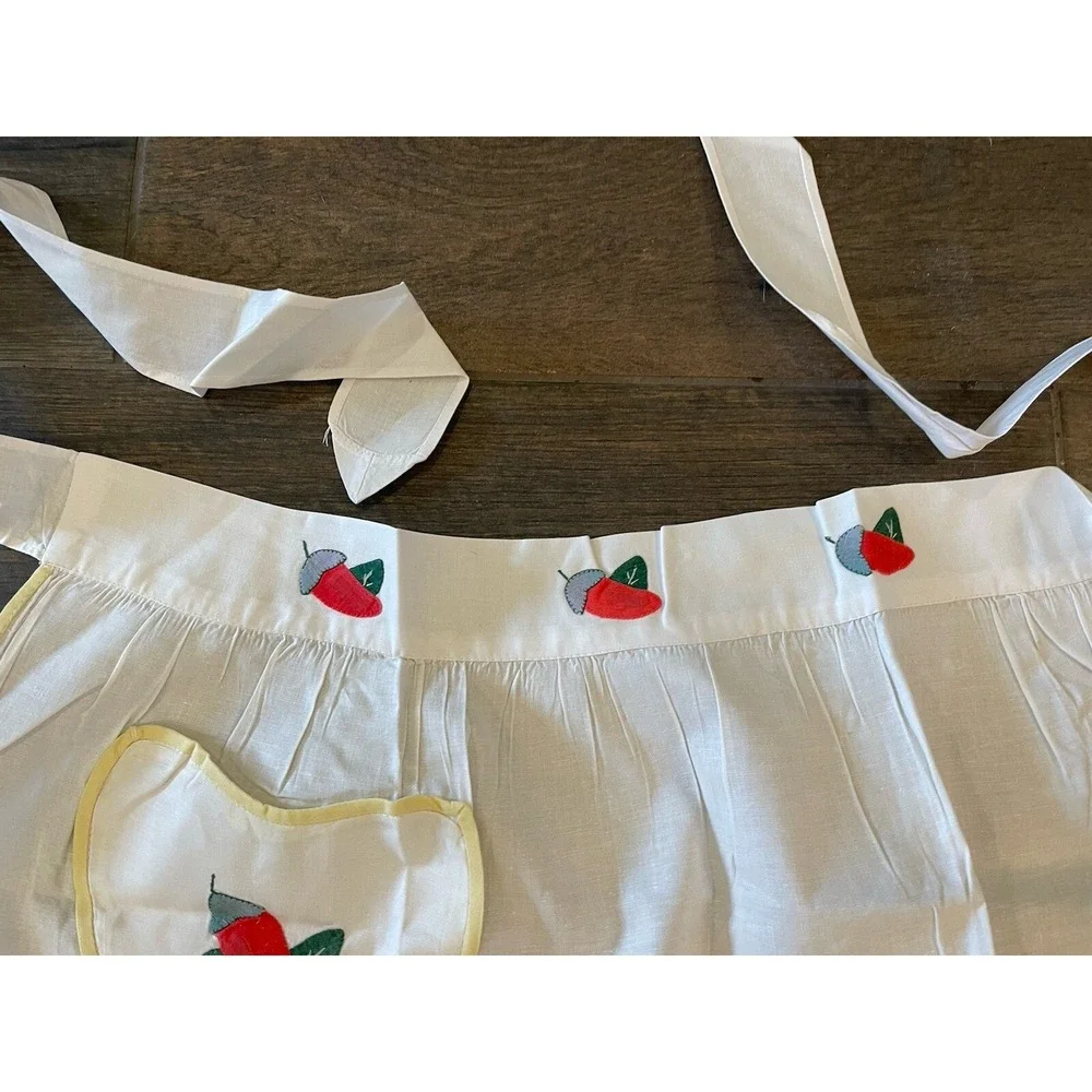 Vintage Hostess Half Apron Appliqué Pocket Peppers Kitchen‎ Linens.